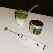 Klasikinė matcha su supermaisto plakikliu