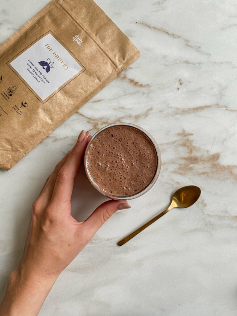 Šokoladinis trešnių kokteilis energijai