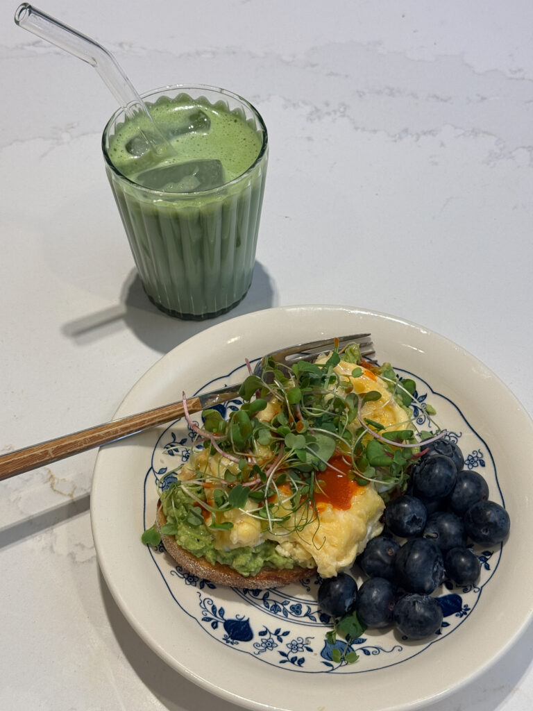 Maistingi pusryčiai: avokado toast